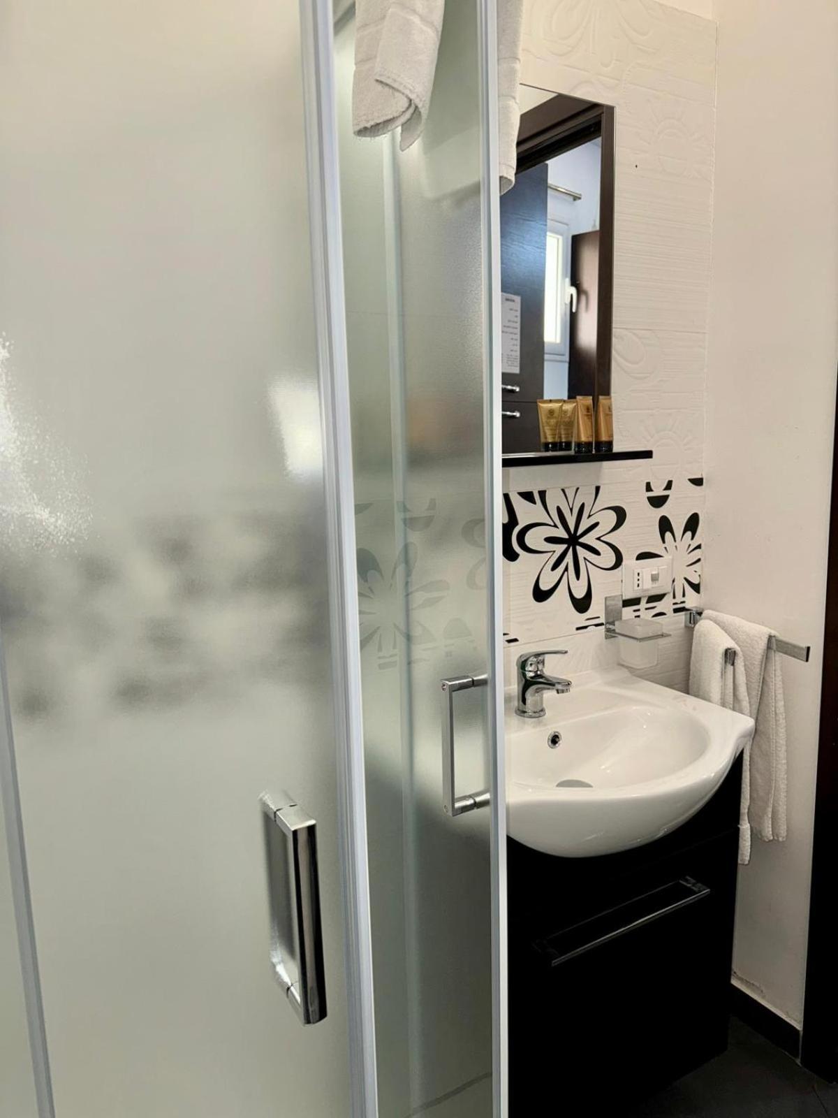 La Magione Apartment Palermo Bagian luar foto