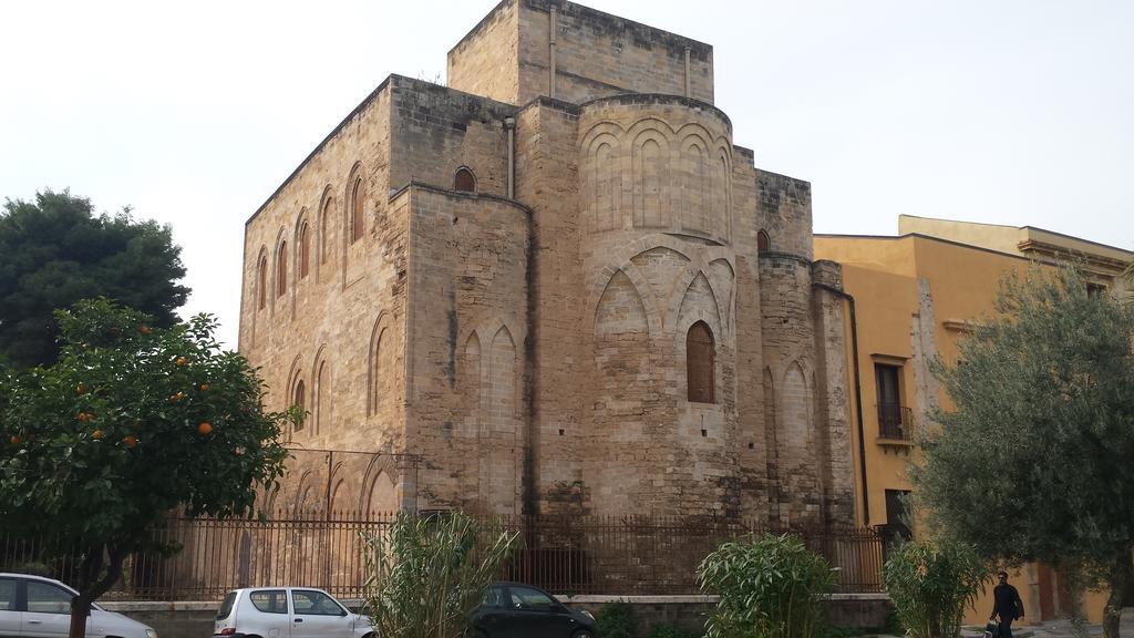 La Magione Apartment Palermo Bagian luar foto